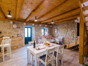 Villa Luciana - Two Bedroom Villa with Swimming Pool and Sea View